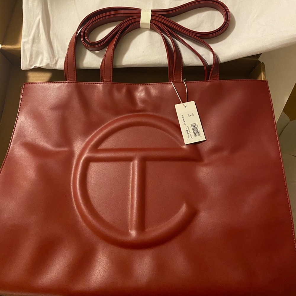 OXBLOOD Large Telfar Bag